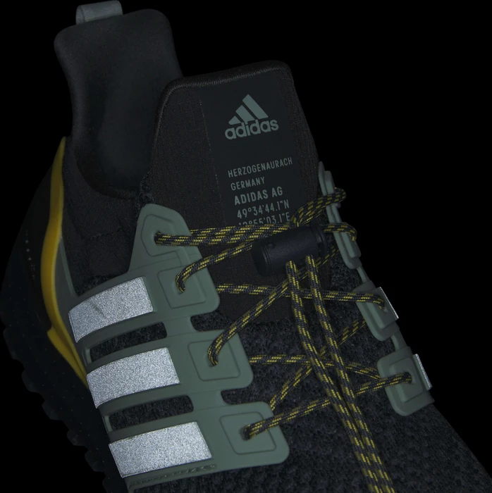 adidas Ultraboost 1.0 core black/silver green/carbon