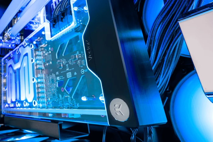 EK Water Blocks EK-Loop Vertical GPU Holder EVO, shifted, inkl. Grafikkarten-Halterung, gewinkelt, PCIe 4.0, 200mm