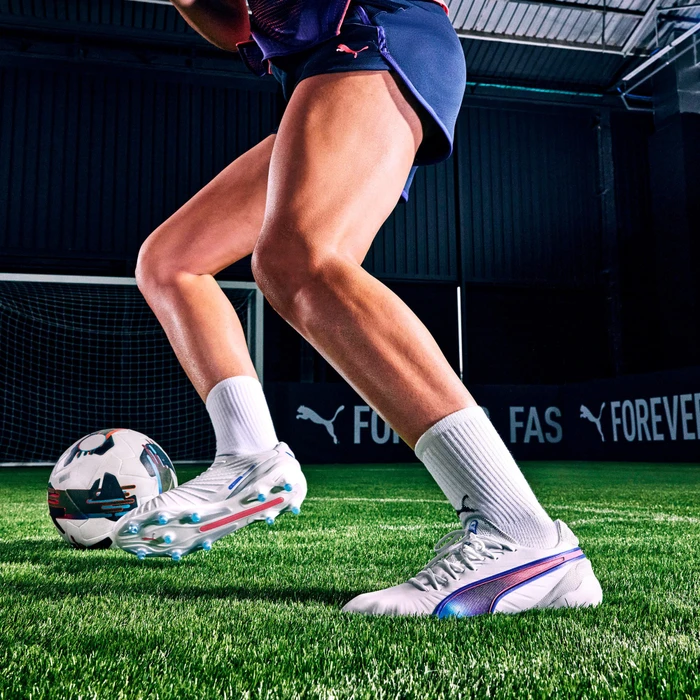 Puma King Ultimate FG/AG puma white/bluemazing/flat light gray/sunset glow (Damen)