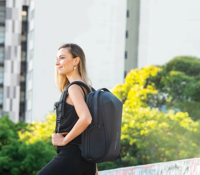 XD Design Bizz 17" Rucksack, schwarz