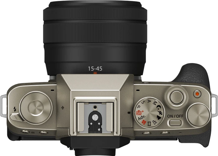 Fujifilm X-T200 gold mit Objektiv Fujinon XC 15-45mm 3.5-5.6 OIS PZ