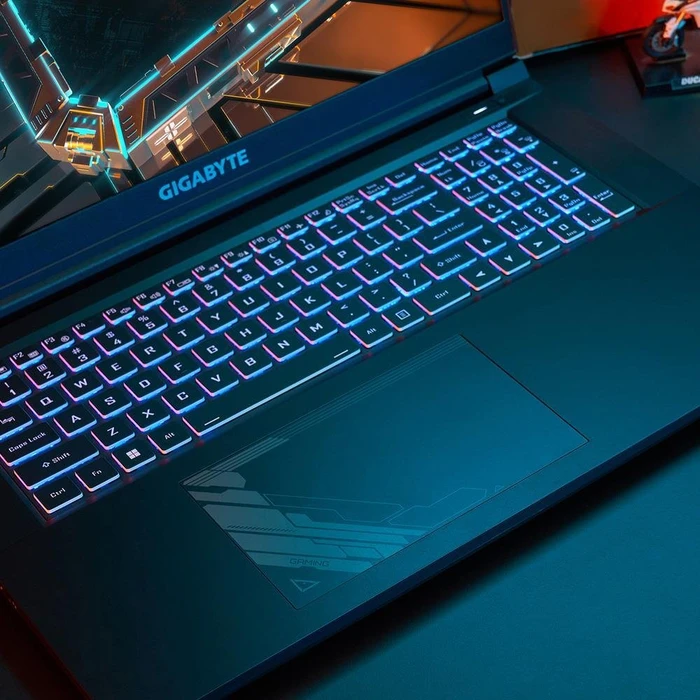 GIGABYTE G5, Core i5-12500H, 8GB RAM, 512GB SSD, GeForce RTX 3050, DE