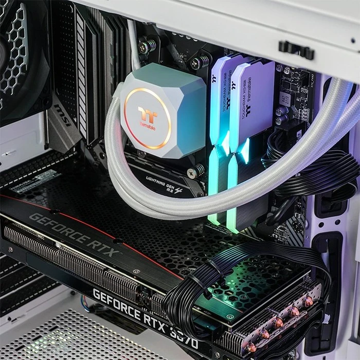 Thermaltake Phobos, Ryzen 7 5800X, 16GB RAM, 1TB SSD, GeForce RTX 3070 LHR