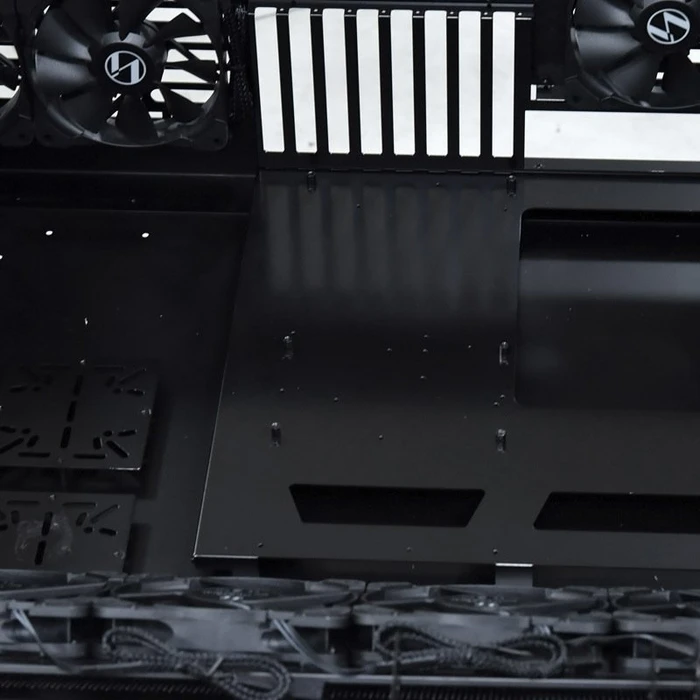 Lian Li DK-04FX, schwarz