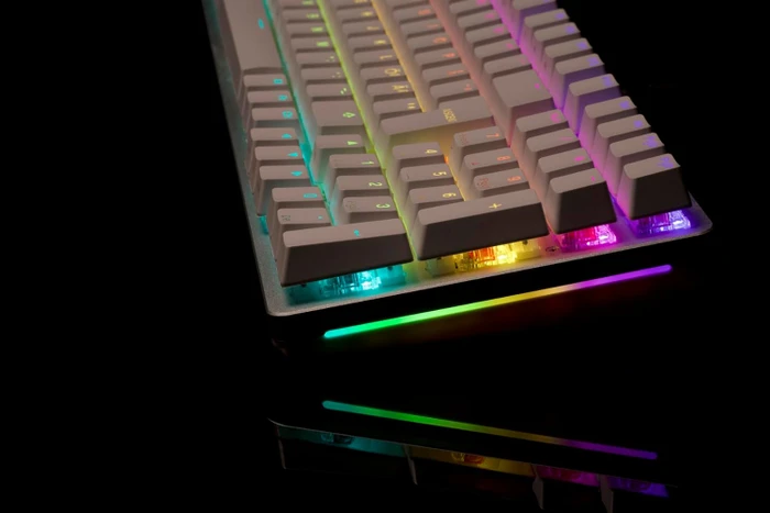 Glorious GMMK 2 Full Size, 96%, weiß, LEDs RGB, Glorious Fox Linear, USB, UK