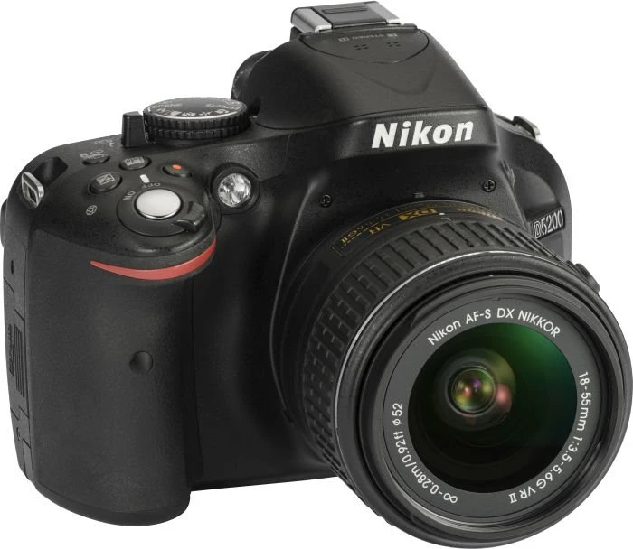 Nikon D5200 schwarz mit Objektiv AF-S DX 18-55mm 3.5-5.6 G II VR und AF-S DX 55-200mm 4.0-5.6 G IF-ED VR