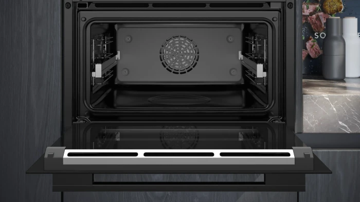 Siemens iQ700 CS736GCB1F Dampfbackofen