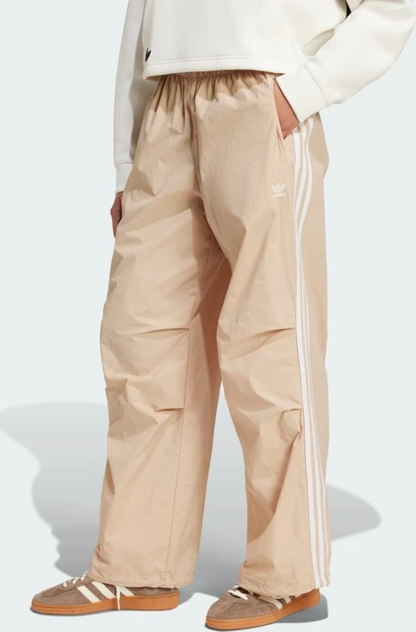 adidas 3-Streifen Woven Parachute Trainingshose lang magic beige (Damen)