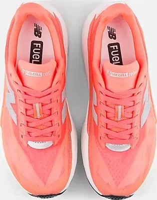 New Balance FuelCell Rebel v5 urgent red/white/silver metallic (Damen)