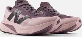 New Balance FuelCell Rebel v4 twilight haze/dark ice wine/black (Damen)
