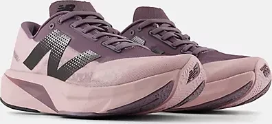 New Balance FuelCell Rebel v4 twilight haze/dark ice wine/black (Damen)