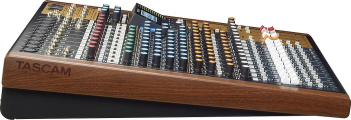 Tascam Model 16