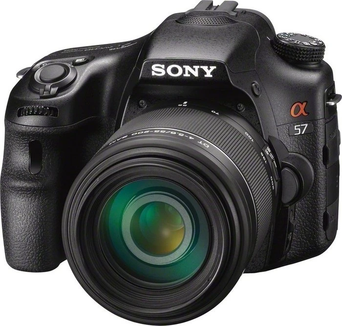 Sony Alpha 57 mit Objektiv 18-55mm 3.5-5.6 DT SAM und 55-200mm 4.0-5.6 DT SAM