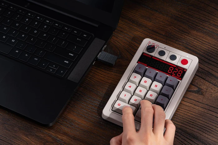 8BitDo Retro 18 Mechanical Numpad N Edition, schwarz/mehrfarbig/grau/weiß, Kailh Box V2 WHITE, hot-swap, USB-C/Bluetooth