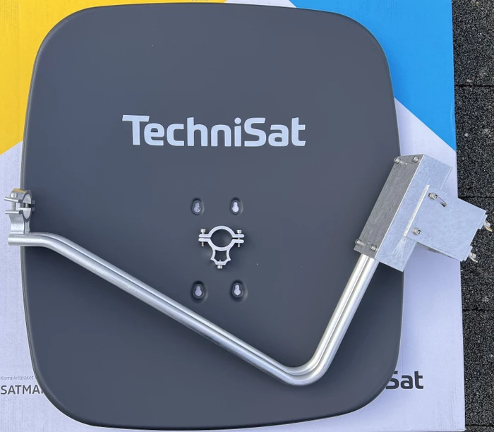 TechniSat Satman 65 Plus polarweiß mit Quattro-LNB (2765/4880)