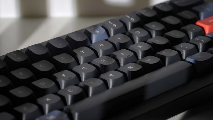 Keychron Q4 QMK Custom, 60% Layout, Barebone Tastatur, Silver Grey, ISO