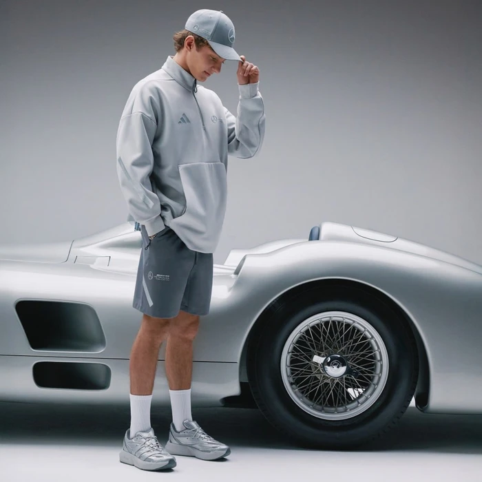 adidas Mercedes-AMG Petronas Formula One Team Lightblaze matte silver/silver metallic/grey two