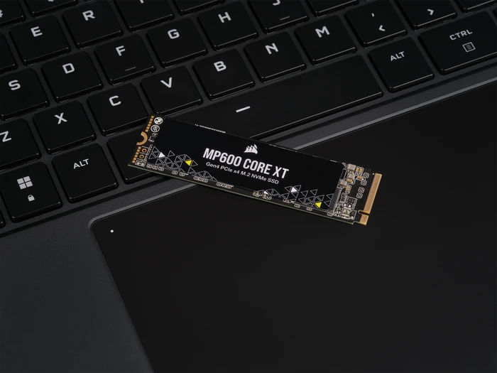 Corsair Force Series MP600 Core XT 2TB, M.2 2280 / M-Key / PCIe 4.0 x4, Kühlkörper