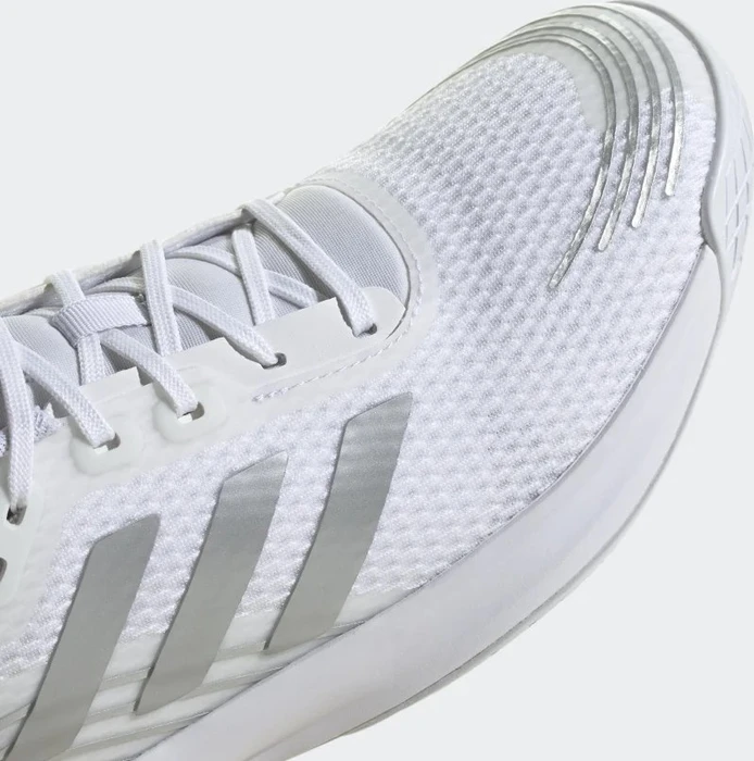 adidas Novaflight Sustainable cloud white/silver metallic
