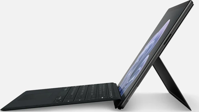 Microsoft Surface Pro Keyboard mit Copilot-Taste, schwarz, DE