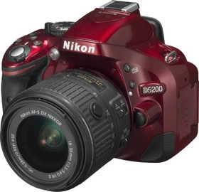 Nikon D5200 rot mit Objektiv AF-S DX 18-55mm 3.5-5.6 G II VR