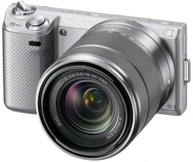 Sony Alpha NEX-5N silber mit Objektiv E 18-55mm 3.5-5.6 OSS