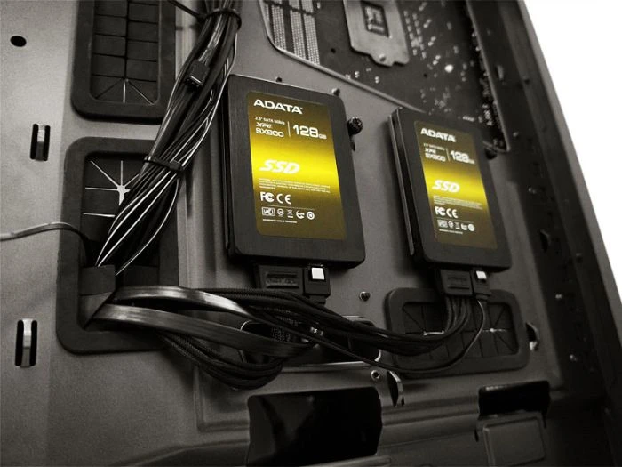 NZXT Phantom 630 Gunmetal, Acrylfenster
