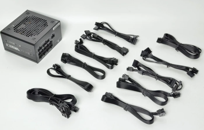 Thermalright TG-1200 schwarz 1200W, ATX 3.0