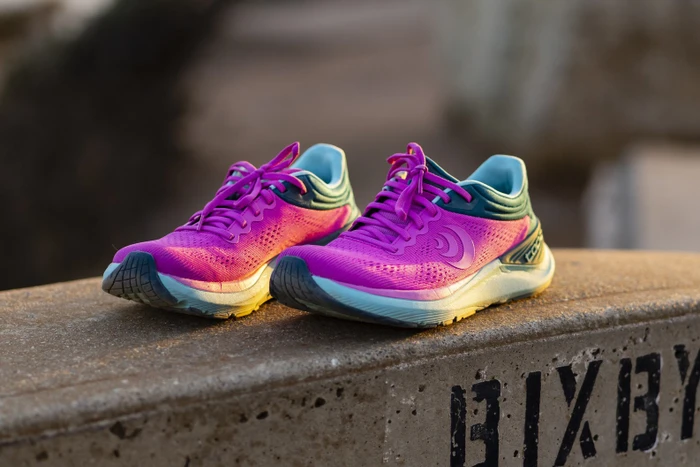 topo athletic Ultrafly 4 violett/blau (Damen)
