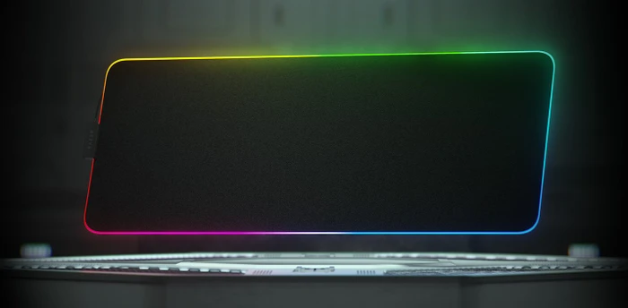 Razer Strider Chroma RGB Hybrid-Gaming-Mauspad, XXL - 900x370mm, schwarz