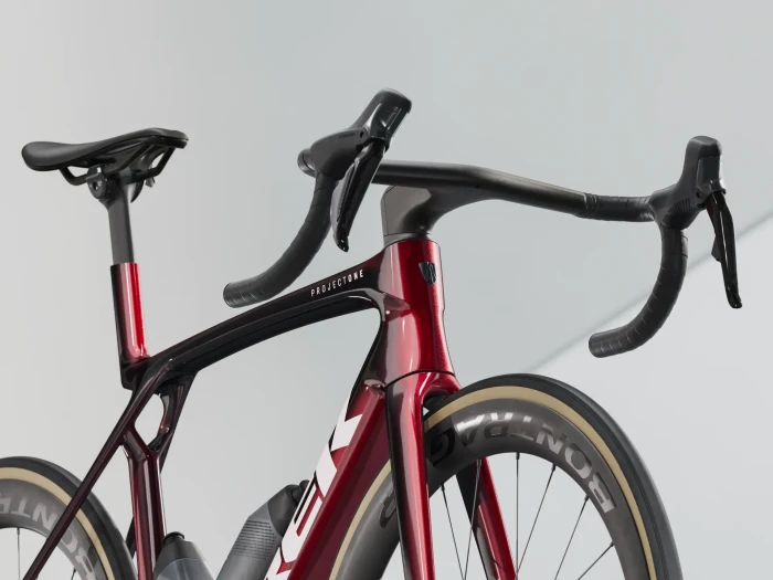Trek Madone SLR 7 Gen 8 carbon red smoke Modell 2025