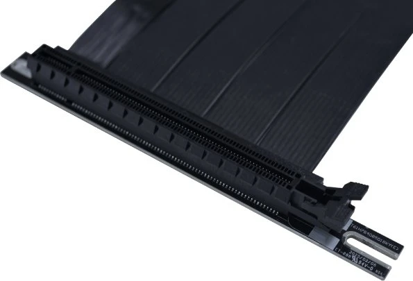 Lian Li Riser Card, gewinkelt, PCIe 5.0, 200mm