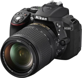 Nikon D5300 schwarz mit Objektiv AF-S DX 18-140mm 3.5-5.6 G ED VR