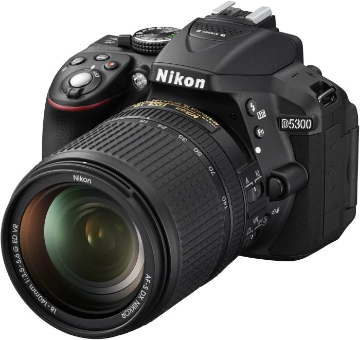 Nikon D5300 schwarz mit Objektiv AF-S DX 18-140mm 3.5-5.6 G ED VR