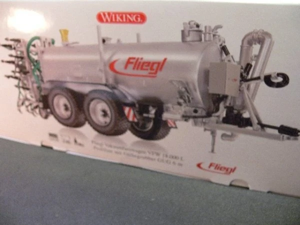 Wiking Die-Cast Fliegl VFW 18.000 Profiline Güllegrubber