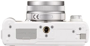 Pentax Q weiß mit Objektiv Q 02 Standard Zoom 5-15mm 2.8-4.5 AL