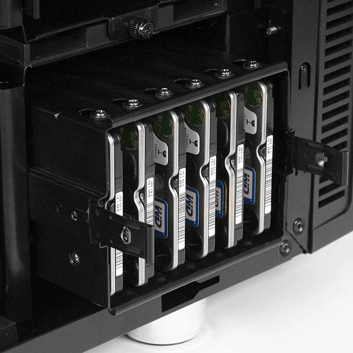 Nanoxia Deep Silence 6-fach HDD-Käfig kurz, schwarz, Grafikkarten-Halterung 6-fach