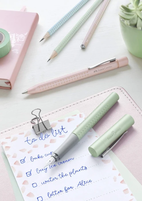 Faber-Castell Füller Grip 2011 Pearl Edition mint, rechte Hand/linke Hand, extra fein