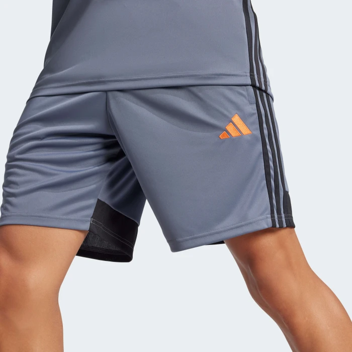 adidas Tiro 25 Essentials Trainingshose kurz team onix/super orange (Herren)