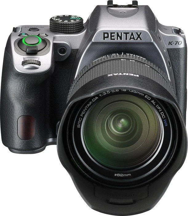 Pentax K-70 silber mit Objektiv smc DA 18-135mm 3.5-5.6 ED AL IF DC WR