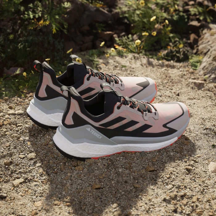 adidas Terrex Free Hiker 2.0 Low wonder beige/core black/semi impact orange (Herren)