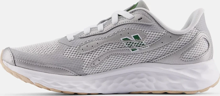 New Balance Fresh Foam Arishi v4 Tiralux raincloud/silver metallic/dark alpine green (Herren)