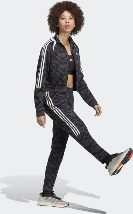 adidas Tiro Suit Up Lifestyle Trainingshose lang carbon/white (Damen)