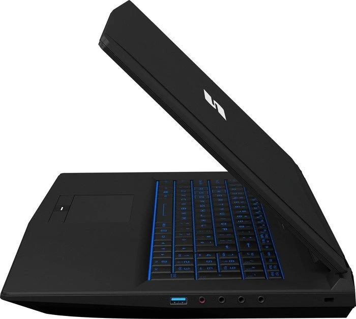 Schenker W705-7UY, Xeon E3-1231 v3, 16GB RAM, 250GB SSD, 1TB HDD, GeForce GTX 970M, DE