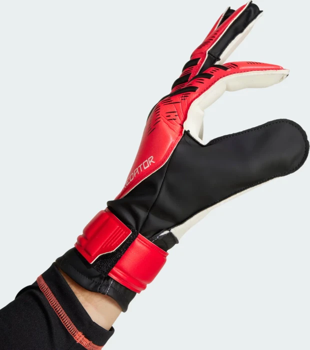 adidas Predator Training Torwarthandschuhe black/lucid red