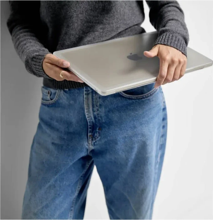 Incase Edge Hardshell mit Makrolon für Apple MacBook Pro 14", farblos