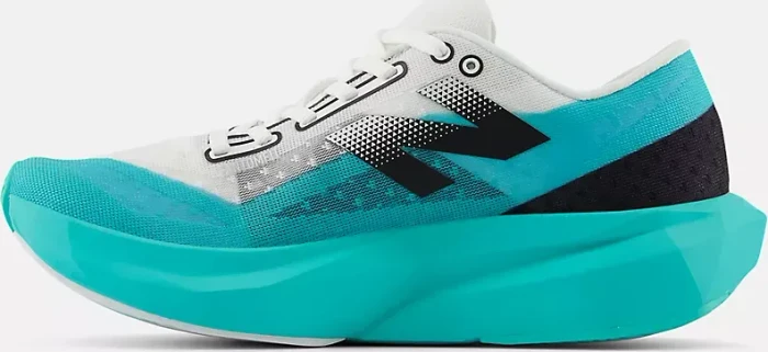 New Balance FuelCell Rebel v4 cyber jade/black/white (Damen)