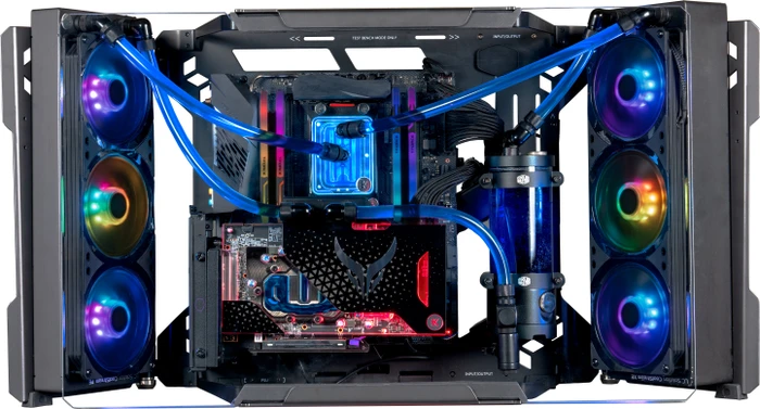 Cooler Master MasterFrame 700, Glasfenster