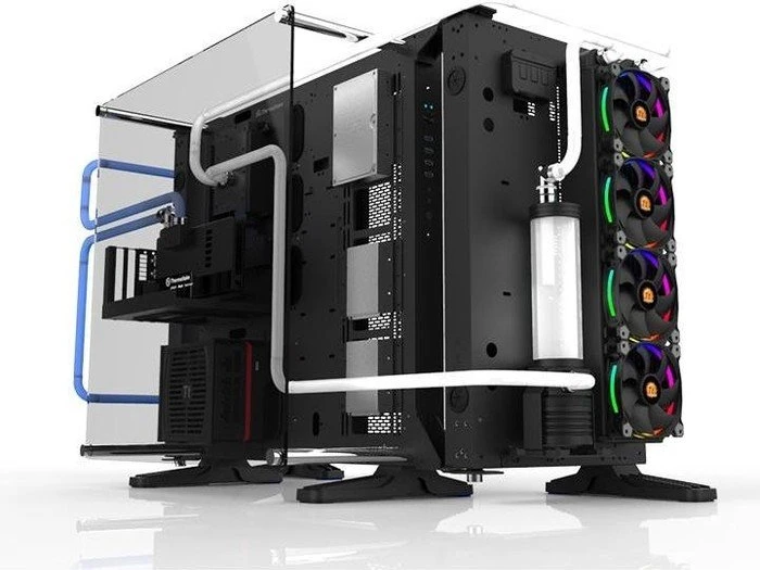 Thermaltake Core P7 schwarz, Glasfenster