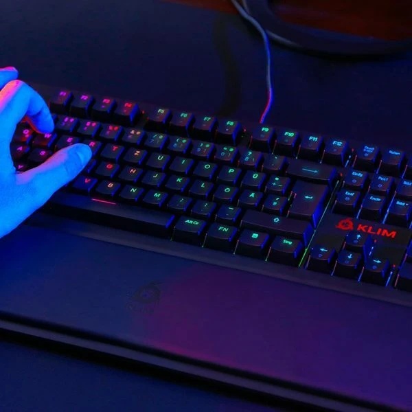 Klim Vidi, LEDs RGB, Outemu Red, USB, DE
